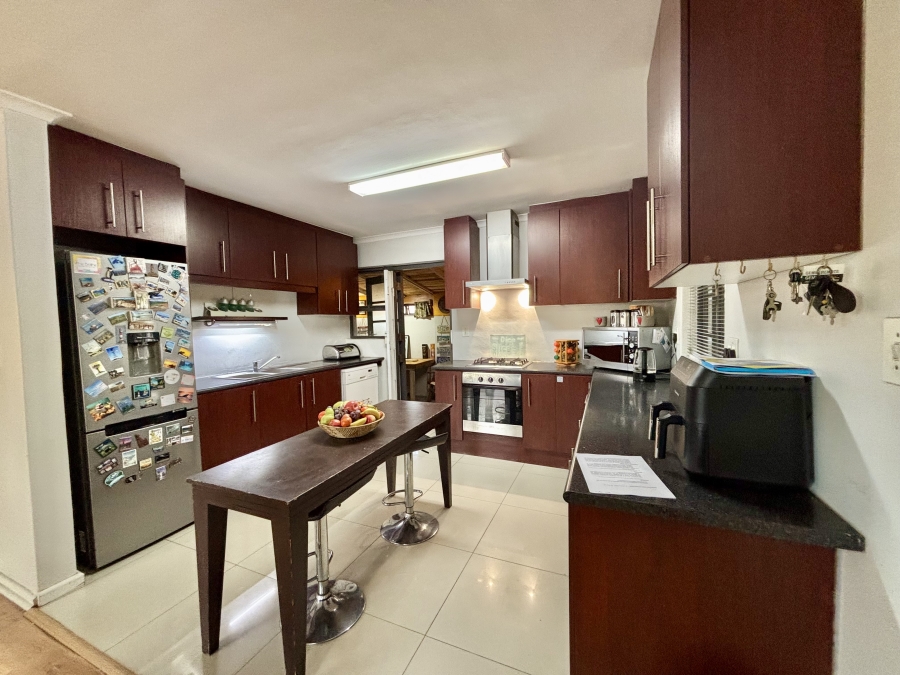3 Bedroom Property for Sale in Loucharmante Western Cape